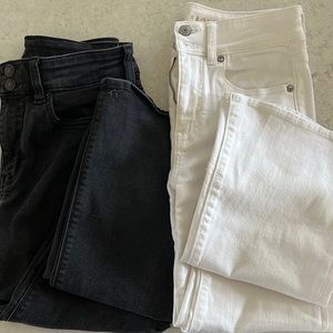 AMERICAN EAGLE HIGH RISE FLARE JEANS Size 4